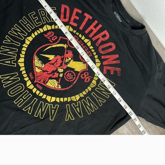 Dethrone Royalty T-shirt. L - Picture 4 of 5